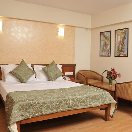 Hotel Abigail Regency Ширди Экстерьер фото